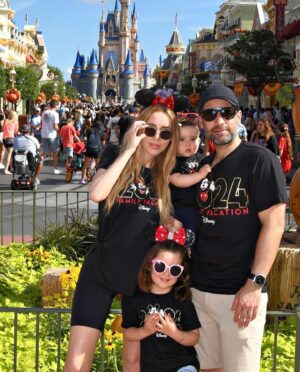 Shanik Aspe Instagram - Vacaciones 2024 familia Odiardi Aspe ❤️ de esas que se quedarán para siempre en los recuerdos 💫✨ #disney #disneyworld