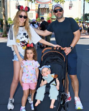 Shanik Aspe Instagram - Vacaciones 2024 familia Odiardi Aspe ❤️ de esas que se quedarán para siempre en los recuerdos 💫✨ #disney #disneyworld