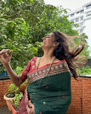 Shanti Priya Instagram - **”When a person is devoted to something, they find joy in it.” – Bhagavad Gita**

Happy Janmashtami 🪈

📸:- @khushithapa.20 

{shanthipriya,shanthi Priya dancer,actor,Janmashtami,Krishna,Radha,universal}
