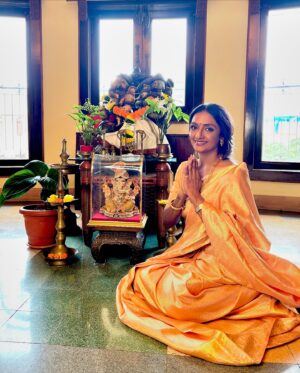 Shanti Priya Instagram - “Celebrating the joy and blessings of Ganpati Bappa, bringing peace and prosperity into our homes. May his divine presence remove all obstacles and fill our lives with endless joy. गणपति बाप्पा मोरया! 🌸✨”
