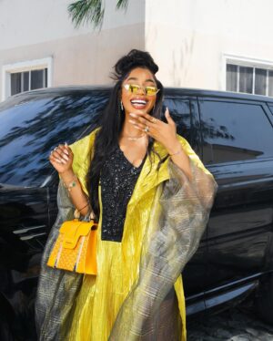 Sharon Ooja Instagram - God is within her, She cannot fail, Thank You Jesus for your kindness to my family 🙏❤️ Mrs Nwoke😍odogwu silencers wife😍church service was soooo good ❤️ 

Bou Bou @tojufoyeh 
Jewelry @bozdiamonds 
Hair @cmhairbyhillsabuja
Photography @bangraphy