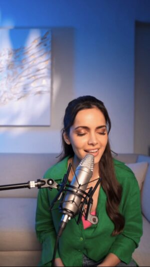 Shazahn Padamsee Instagram - My first attempt at singing in Punjabi 🫢🎵 #Heeriye
