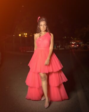 Sheena Chohan Instagram - One actor, countless roles. Every character is a new journey, and creating them is the ultimate goal. 🎬✨ 

.
.

Dream Team:💖
Outfit designed and styled by @_mrunalmistry_ 
Hair and Makeup @the_makeover_by_nikita 
Photography: @fiction_fusion 
Creative Assistant: @wtf_omkarrr 

#sheenachohan #bestactress #comedydrama #awards #redcarpet #BossLadyMode #WomenInCharge #motivation

#ManyRolesOneSoul #ActorLife #charactercreation