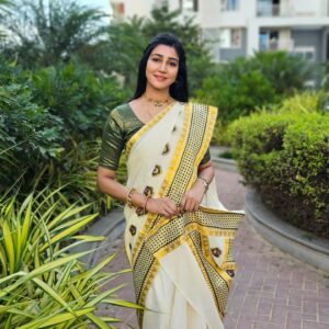 Sheriina Instagram - What should the caption be? 🤔🤔

#sherin #sheriina #sherina #traditional