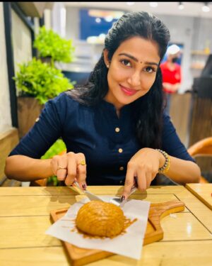 Sheriina Instagram - I have no will power when it comes to sweets. I have a sweet tooth.🫣🥰

#sheriina #sherina #sherin #my #happiness #xoxo
