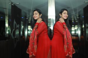 Sheriina Instagram - Smile in the mirror. Do that every day, and you’ll start to see a big difference in your life.

📸 @evidencemaker 

#sheriina #sherina #sherin #happyme #mirrorpic #keepsmiling #actress #divinelove #xoxo