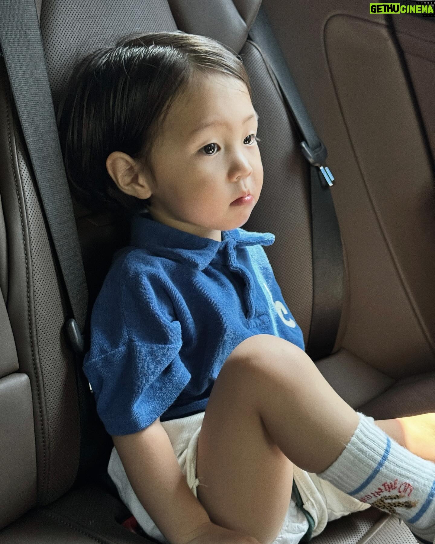 Shin Da-eun - 3.9K Likes - 홀리👶🏻의 28개월 ✍️
본인 피셜
“난 이제 옹아(형아) ” 란다.. 🙂↕️
다 모르겠고 -
디지게 말 안듣고 디지게 귀엽다….🦧
#신난다은육아👩🏻