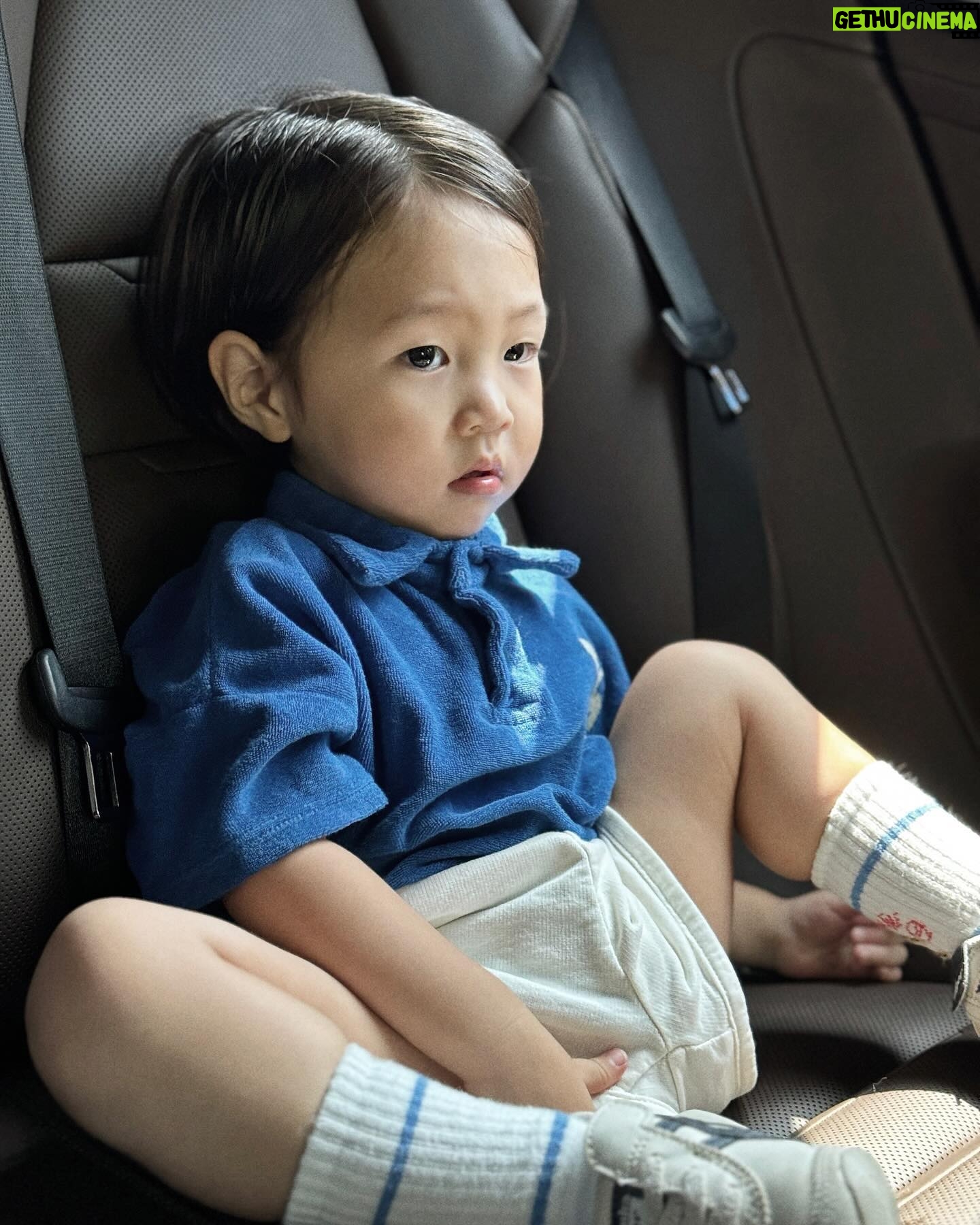 Shin Da-eun - 3.9K Likes - 홀리👶🏻의 28개월 ✍️
본인 피셜
“난 이제 옹아(형아) ” 란다.. 🙂↕️
다 모르겠고 -
디지게 말 안듣고 디지게 귀엽다….🦧
#신난다은육아👩🏻