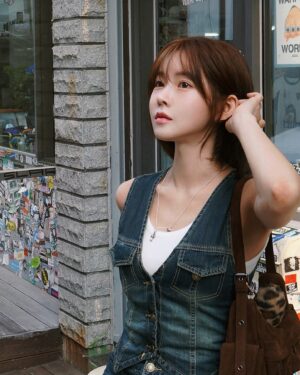 Shin Sae-rom Instagram - 나랑 카페가자, 내가 사진 찍어줄게 📸

#fyp #foryou #reels #ootd #korea #협찬 #model