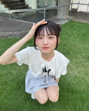 Shinzawa Nao Instagram - しんしんのこと捕まえててね♡

#彼女の私服がかわいい