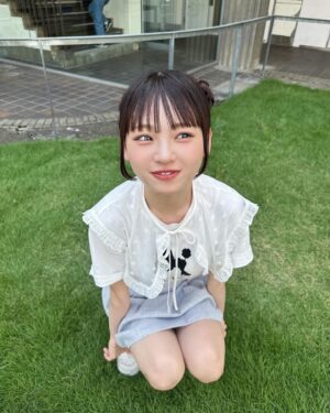 Shinzawa Nao Instagram - しんしんのこと捕まえててね♡

#彼女の私服がかわいい