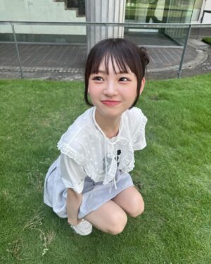 Shinzawa Nao Instagram - しんしんのこと捕まえててね♡

#彼女の私服がかわいい
