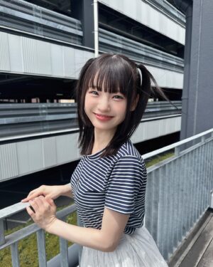 Shinzawa Nao Instagram - 寝起きフェイスでも可愛い？💖

めっちゃ顔に出るタイプだよ。カジュアルとガーリー合わせるの好きです。

#彼女の私服がかわいい #rinnu #カジュアルガーリー #ガーリーコーデ #ハーフツイン #ボーダー #⚓️