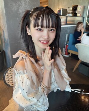 Shinzawa Nao Instagram - 少食やけど美味しそうに食べるから色んな所連れて行ってね♡

#彼女の私服がかわいい #oneafteranotherniceclaup #niceclaup_ootd #大阪カフェ #心斎橋カフェ #心斎橋ランチ #ootd