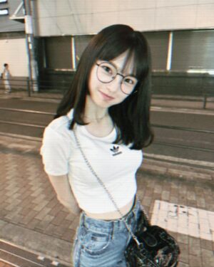 Shinzawa Nao Instagram - たまにカジュアル着たらキュンするでしょ？🤤

#彼女の私服がかわいい #moussy #デニムコーデ #denim