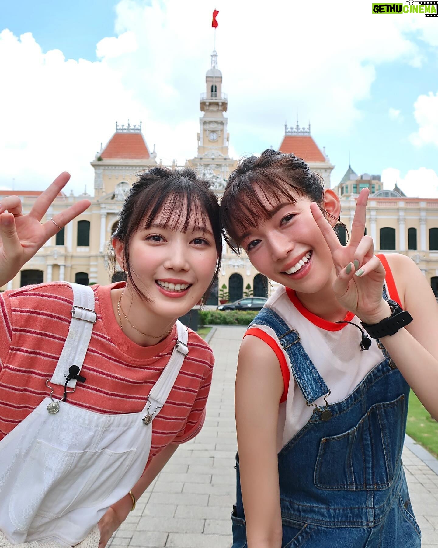 Shiori Sato - 131.7K Likes - .
ばっさーとベトナムに旅をしてきました🪐💓
ばっさーってこんなに食べてくれるんだなとか
しかも食べている時の圧倒的な可愛さに
くらくらしそうになったりとか
ぽんこつなわたしをほっとかずに、
正しく導いてくれる頭の回転の速さとか
もーとにかく楽しくて美味しくて可愛くて優しくて
いつもより 3くらい高い声になっていました🐒
嬉しかったんだろうな〜🥰
一緒に旅をしている気分で♬
楽しんでいただけたら嬉しいです!
#あと女優さんの汗のかかなさ尊敬🙂↕️