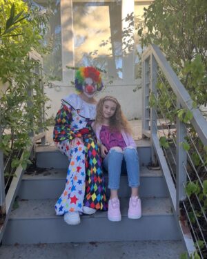 Shirly Brener Instagram - ONE WEEK!!!, after an amazing festival run were releasing wide our award winning short film
 “Not My Circus” by  @milabrenerofficial that she  directed & wrote at 17 starring @jujubrenerofficial as Charlie 🎬🌟
(i have a lil ph cameo in it 😜)

cant wait for you guys to finally watch this very special film that deals with themes of standing up to bullying, dealing w loss & the power of friendship 🤡❤️💙

so proud of our entire creative & talented cast & crew & everyone’s tremendous hard work… STAY TUNED for deets how to stream 🍿