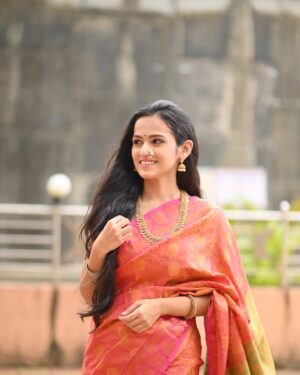 Shivani Baokar Instagram - Gorgeous and the most humble @shivanibaokar ❤️
MUA: @_janhvi_salvi_
📸: @kalpesh_sagvekar_photographys 
#makeup #makeupideas #makeupartist #actress #tvactress #shivanibaokar #marathiactress #trending #trendingsongs #photooftheday #instagood #instapost #foryoupage #foryou #explorepage #explore
