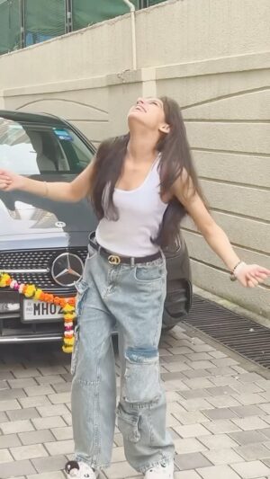 Shivika Rishi Instagram - Vo jiske 💪😍✨

#viral #instagram #reels #views #jiskedholeshole🥰 #vojiskedoleshole #dancevideo
