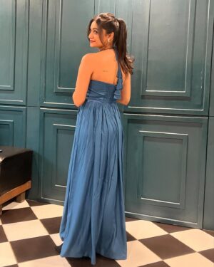 Shraddha Dangar Instagram - 🦋🦋🦋
.
.
Wearing @kananbhatt_label 
Hair @salon__25
Styling & makeup - hum khud🫠