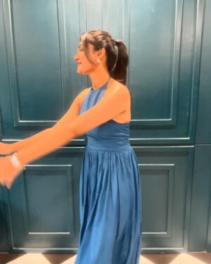 Shraddha Dangar Instagram - 🦋🦋🦋
.
.
Wearing @kananbhatt_label 
Hair @salon__25
Styling & makeup - hum khud🫠