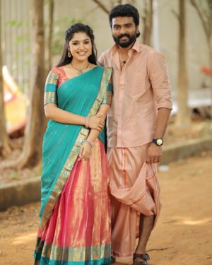 Shreya Anchan Instagram - Your Valli & Velan 💫❤️🥰🧿

Wearing : @ivalinmabia.halfsarees 
Makeup : @lakshmivelu_makeupartistry 
Jewel: @peacockjewel 
Hair : @livin_style_makeover 
Photography: @dhanush__photography 

#valliyinvelan #zeetamil