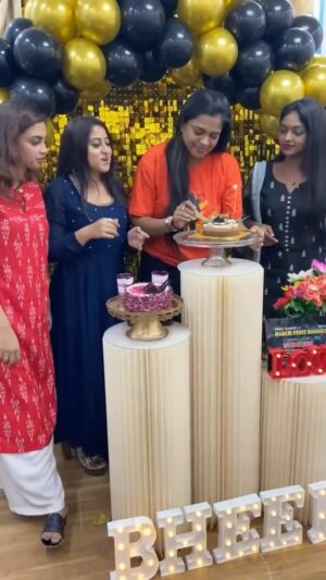 Shruthi Ramesh Instagram - Inspector Girija ge jai🥳You have made us all proud, Priya🥹❤️we love you 😘 @priyashatamarshan 

#priyashatamarshan #inspectorgirija #bheema #celebration #loveandgratitude