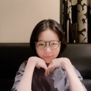 Shuri Instagram - お久しぶりです🙇‍♀️🙇‍♀️🙇‍♀️
ブラックぺアンシーズン2 
6話　明日よる９時から放送です🐈
どうぞよろしくお願いします🙇‍♀️🙇‍♀️🙇‍♀️