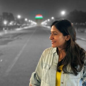 Shweta Mohan Instagram - All smiles after a rocking show with @arrahman Sir in the capital city #Delhi for the #Internationalsolarfestival2024 at the amazing #BharatMandapam ...
Amazing evening of music , amazing audience ! 💥💗🎶

Pic courtesy - @nazeef_btos , @rakshitasuresh ✨

#IndiaGate #shwetamohandiaries