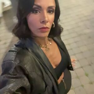 Shy'm Instagram - Cassage de côtes Août 🫂