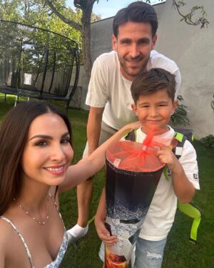 Sıla Şahin Instagram - 1 . Schultag 🙏❤️ 🌈💫☄️☀️🌏🌝🌻🍄🐞🪬

für unseren großen Elija
 #proudmommy #prouddad #schulkind

Ab jetzt beginnt wohl ein neuer Lebensabschnitt . 🙌 😃🧿