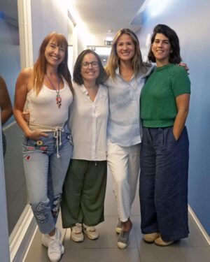 Sílvia Alberto Instagram - Ontem de manhã estive na @renascenca com As Três da Manhã, que é como quem diz… Ana Galvão, Inês Lopes Gonçalves e Joana Marques! 

Quem esteve a ouvir?

Quero saber… se estivessem no papel delas, que perguntas me fariam? 🤔🤭