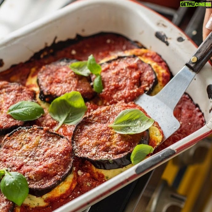 Silvia Colloca - 885 Likes - 1 more sleep until my new book, ITALIAN FAMILY FOOD comes out!
You can find it in all book stores and on line.
This eggplant bake is one of my absolute favourite recipes from the book!
So many easy dishes, family favourites, personal stories and all the tips and tricks to make your life easier in the kitchen!
❤️🇮🇹