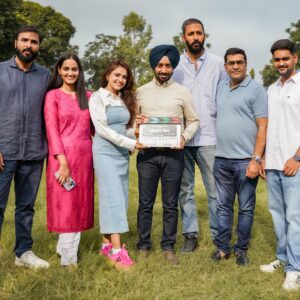 Simi Chahal Instagram - #𝐇𝐨𝐬𝐡𝐢𝐚𝐫𝐒𝐢𝐧𝐠𝐡 ਹੁਸ਼ਿਆਰ ਸਿੰਘ { #𝘈𝘱𝘯𝘢𝘈𝘳𝘢𝘴𝘵𝘶 } Releasing worldwide in Cinemas on #𝟕𝐭𝐡𝐅𝐞𝐛. 𝟐𝟎𝟐𝟓 “The Journey continues 🎬✨ A new chapter begins! Next #film #shooting 🎼 #satindersartaaj #simichahal #hoshiarsingh
#𝙃𝙖𝙥𝙥𝙮𝙏𝙚𝙖𝙘𝙝𝙚𝙧𝙨𝘿𝙖𝙮 🤍

#HoshiarSingh @satindersartaaj @simichahal9 @udaypratapofficial @jagdeepsinghwarring @omjeegroupofficial @officialsartaajfilms @beatministerofficial @officialfirdausproduction @munishomjee @bnsharma_official @officialranaranbir @malkeetrauni @sardarsohiofficial @iseemakaushal @officialrupinderrupi @sukhwinder.chahal1 @parkashgadhu @neha12dayal @sukhwinderrajbuttar @ballibaljitofficial @actordeepakniaz @ipawanjohal @navdeepkalerofficial @manjumahal #JagtarAulakh @official_dharmindermann @jashanjitgosha @sanjusolanki89 @nabimehton @ramanjot_singh_khalsa @kulraj_Bhangra official @swastik_kapoor2203 @taranbajaj1 @suvidhasahni @ashutoshsahni9 @dimpyo @binnu_sharma @simranchahxl @praveenaawara @sadhvijethiisserofficial  @justartties @roscozeus @thetheatrearmyfilmz @sukhsandhu1312 @harmandeep1119 @iam_rajowal