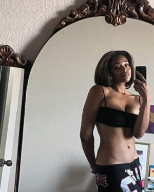 Simone Joy Jones Instagram - Gimme kiss