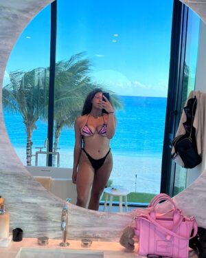 Simone Joy Jones Instagram - Gimme kiss