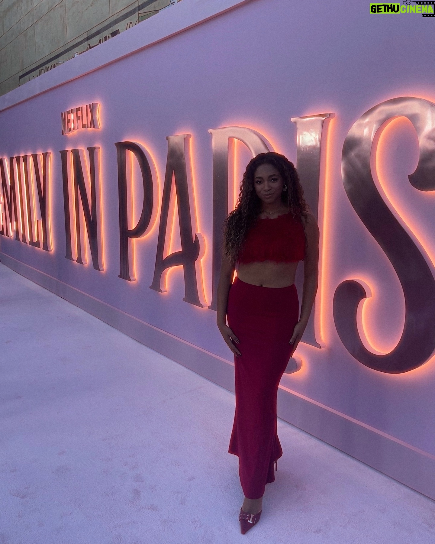 Simone Joy Jones - 14.9K Likes - All i’m asking for is a summer in Paris ☕️ ✈️
Congratulations on a 4th season to @emilyinparis