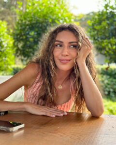 Actress Sinem Kobal HD Instagram Photos and Wallpapers September 2024
