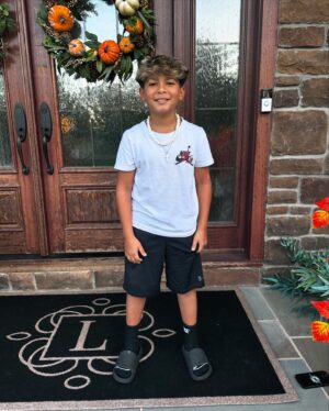 Snooki Instagram - I HAVE A MIDDLE SCHOOLER. My gorgeous 4th grader & last year of prek Baby 😩😩Fly high my babies!!