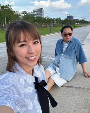 Snow Suen Instagram - 識咗Peter哥十幾年，
終於第一次正式合作拍攝新節目！
果然係有《太陽之子》之稱，
今日拍攝一滴雨都冇，
犀利！！