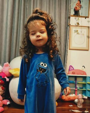Sofía Garza Instagram - Crónicas de un 🎂

1. Olivia con cara de 💩 
2. El olor se puso intenso 🤢
3. Like Mother
4. Like Daughter
5. El ❤️ de mi vida
6. Selfie porque sí
7. Daher y yo cumplimos el mismo día
8. Carlos me organizó cena sorpresa 😮 
9. Gracias a todos por hacerme tan feliz