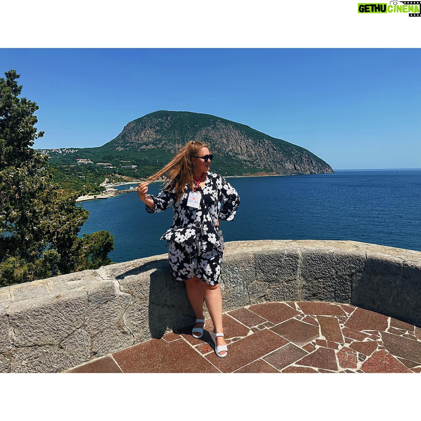 Sofya Zaika - 816 Likes - Артек ❤️
Артековец сегодня - артековец всегда ✊🏽
Этим летом сбылась моя мечта . Я побывала в Артеке . Ребенком мечтала сюда попасть . Попала в 30 лет , и словно снова стала ребенком . Вернусь обязательно ! 🫶🏼
#лето #артек #лето2024 #крым #дети