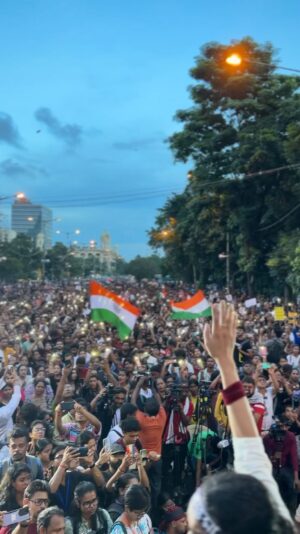 Sohini Sarkar Instagram - 35,000  people in the heart of Kolkata on a hot sticky Sunday afternoon. A protest anthem created by Arijit Singh. And us 'Amra Tilottoma' - the humble organisers of this peaceful protest. Do not underestimate the power of the common people. Long live the Revolution! 

Song: @arijitsingh ©️
Video: @birsadasgupta ©️

#amratilottama #amratilottoma #wewantjustice #justiceforrgkar #justice #anthem #protest #humanrights #gathering #procession #life #kolkata #calcutta #bengal #bengali #india
