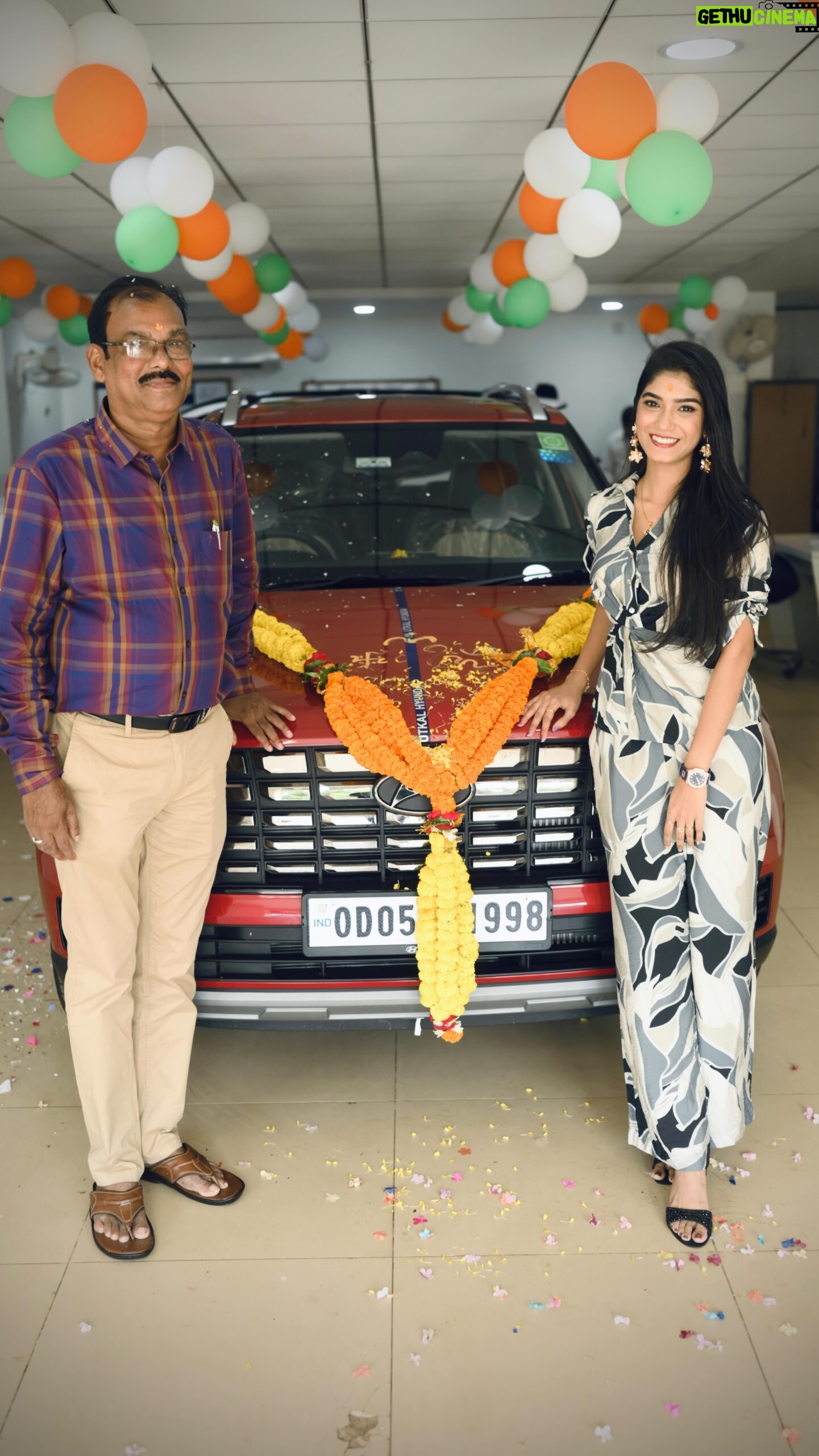 Somalin Parida - 21.5K Likes - “On a day as special as this—my father’s birthday and the auspicious occasion of Shri Krishna’s birth—I couldn’t be more proud to celebrate a milestone of my own. Receiving the keys to my new car from my father, a symbol of hard work and determination, makes this moment unforgettable. Here’s to dreams realized, blessings doubled, and a journey just beginning. 🚗✨🙏
#MilestoneMoment #ProudAndGrateful #hardworkpaysoff💪