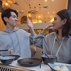 Somaline Ang Instagram - Fun fact: I'm half thai, but I am learning thai 🇹🇭
Kudos to my learning buddy👏👏👏 
LET'S GO 🥲