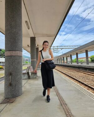 Somaline Ang Instagram - A glimpse into the serene beauty of Yilan's countryside, nature at its best! Throwback to the adventure of a lifetime in Yilan County! Unique street food, I missed the taste of 葱油饼 already!! Sanxing Scallion Pancakes! Talk about the crispy, savory delight of Sanxing scallion pancakes, watching them being made fresh at a street vendor really made me so excited. Is anyone going for your next travel destination? Please bring me!!! ❤️‍🔥❤️‍🔥

#Taiwan
#TaiwanTourismAdmistration
#TaiwanWavesOfWonder
#ExploreUnforgettableWonders
#NATASTravelFair2024