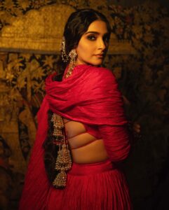 Actress Sonam Kapoor HD Instagram Photos and Wallpapers September 2024