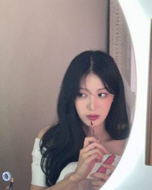 Song Su-i Instagram - ♡₊˚ 🦢・₊✧⋆⭒˚｡⋆