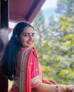 Sonia Singh Instagram - My peaceful place♥️

Lovely costume designed by my loobbee @shilpacouture 

Jewellery : @emmadi_silver_jewellery ♥️