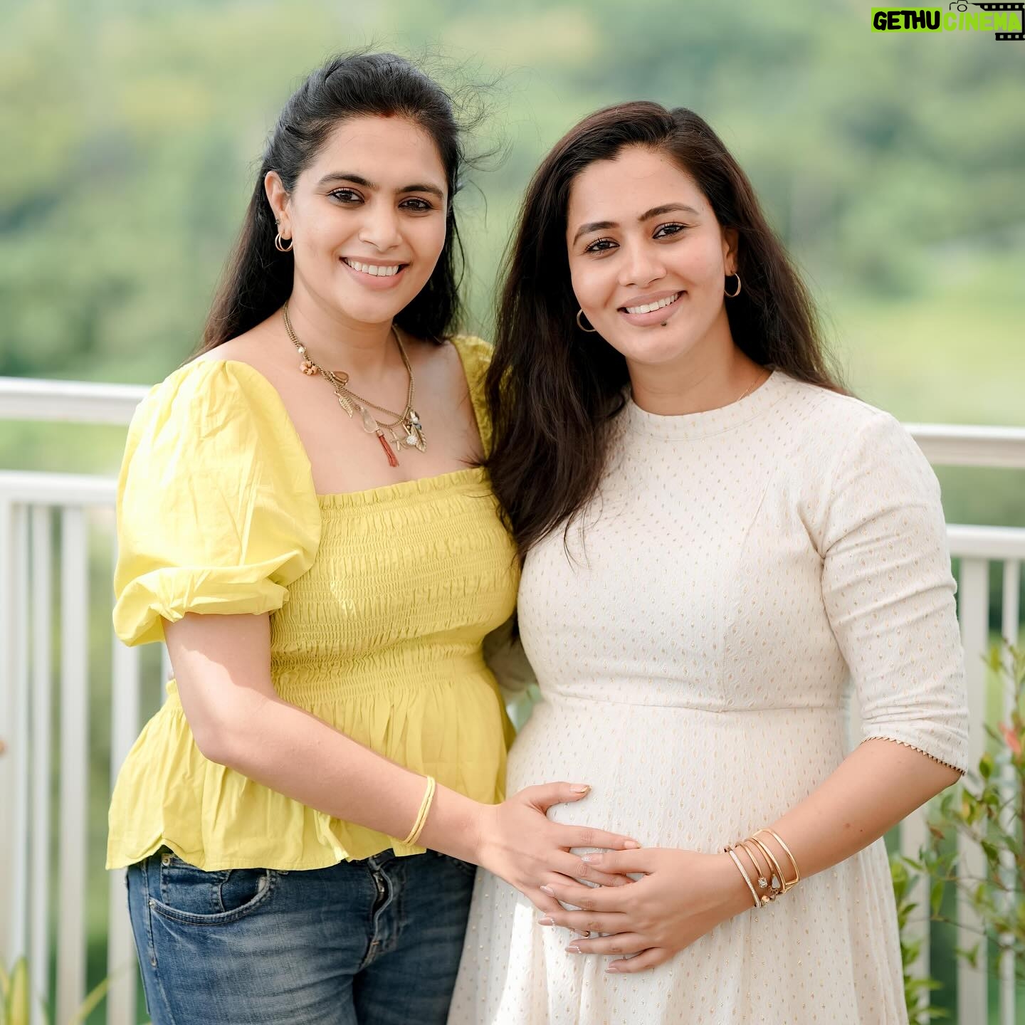 Sonu Gowda - 99.4K Likes - Glimpse of birthday and baby shower celebration, thank you everyone for making it more more special♥️
Indeed it was so unplanned but girls made it a moment to remember ♥️ thank you girls ♥️😇
Location- @topicbengaluru
Photography- @candids_by_umesh @umesh__photography___
Cake and cupcakes- @magnum_patisserie